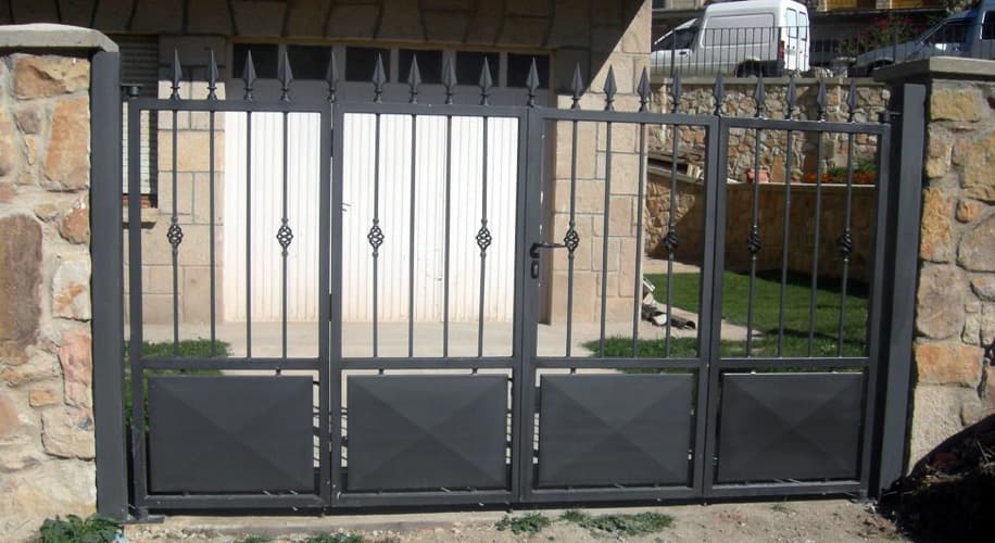 puertas de aluminio y PVC en A Coruña